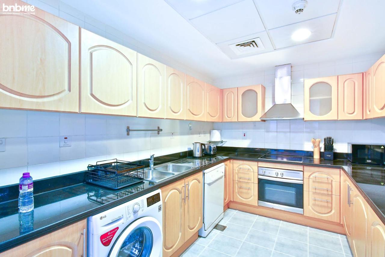 Bnbmehomes - Sit Back & Enjoy Seeing The Luxury Yachts Drive By - B67 Dubai Eksteriør billede