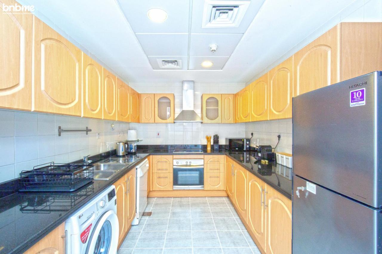 Bnbmehomes - Sit Back & Enjoy Seeing The Luxury Yachts Drive By - B67 Dubai Eksteriør billede